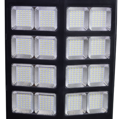 Lampa Solara Stradala Helio PRO Innova 800W – LED Puternic, Senzor Lumina/Miscare si Telecomanda, IP66 & Suport Prindere+Cadou Surpriza